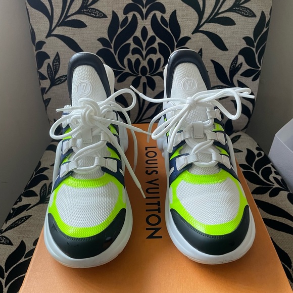 Louis Vuitton Sneakers - Picture 2 of 2